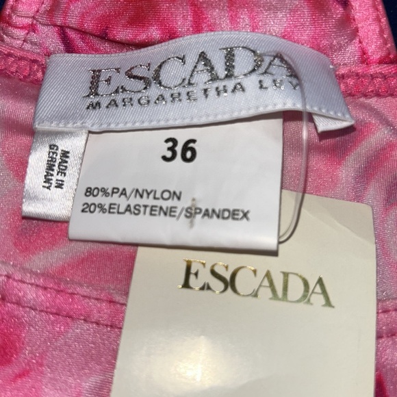Escada - Picture 6 of 8